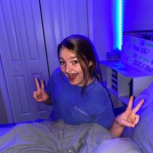 Meet your Posher, Ella